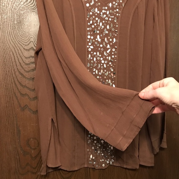 NWOT i.e. Light and flowy Sequin Shirt-1X - Picture 3 of 4